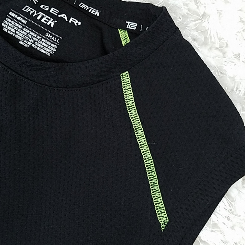 Sleeveless, thin Tek Gear Drytek shirt, small - Picture 3 of 5